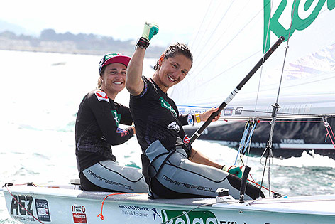 © APA/OESV/Domanski Lara Vadlau und Jolanta Ogar jubelnd