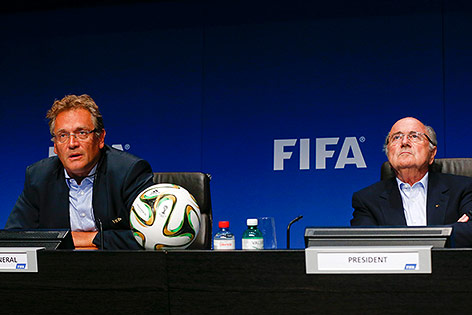© Reuters/Arnd Wiegmann FIFA Präsident Sepp Blatter und FIFA Generalsekretär Jerome Valcke