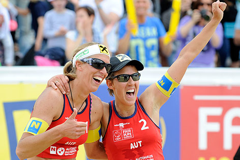 © APA/Hans Punz Stefanie und Doris Schwaiger jubeln