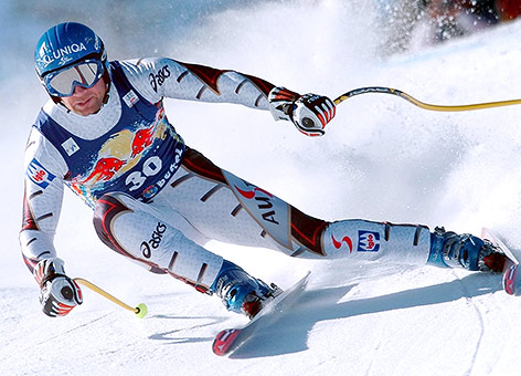 Stephan Eberharter während der Abfahrt der Herren am Samstag, 24. Jaenner 2004, auf der Streif in Kitzbühel