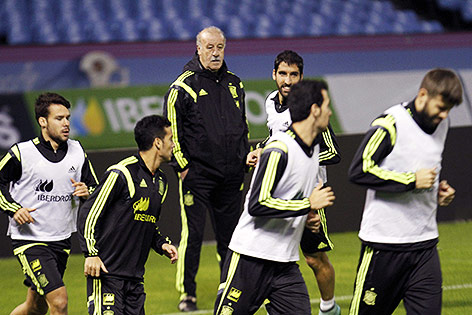 © APA/EPA/Salvador Sas Vicente del Bosque beim Training mit den Spaniern