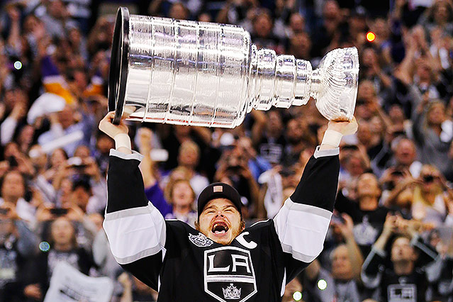 © Reuters/Mike Blake Stanley Cup