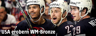 Seth Jones, Trevor Lewis Und Brock Nelson (alle USA)
