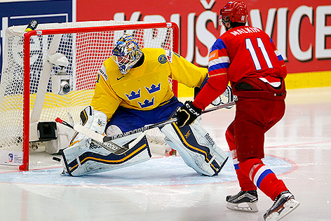 © Reuters/Laszlo Balogh Russlands Jewgeni Malkin schießt ein Tor gegen Schweden