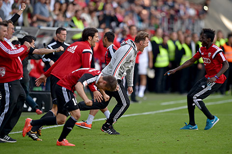 © APA/EPA/Armin Weigel Trainer Ralph Hasenhüttl (Ingolstadt) jubelt