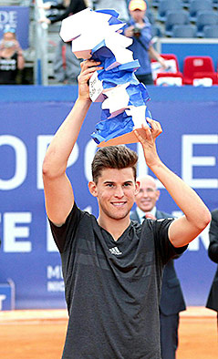 Dominik Thiem mit Pokal