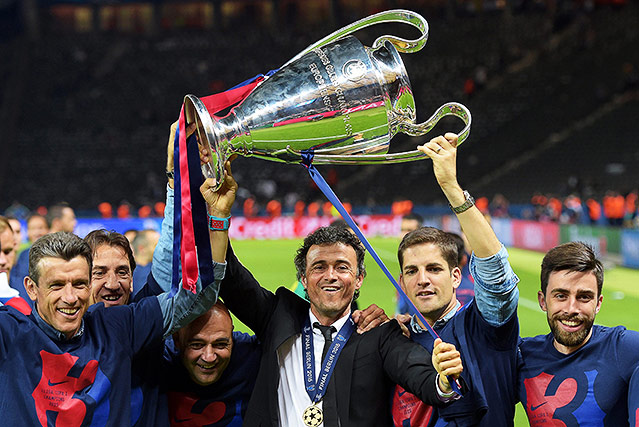 © APA/EPA/Federico Gambarini Barca-Coach Luis Enrique mit dem Champions-League-Pokal