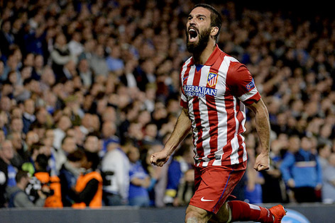 Atletico Madrids Arda Turan jubelt