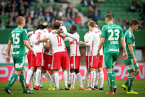© GEPA/Patrick Leuk Salzburg-Spieler jubeln