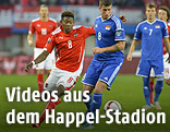 David Alaba (AUT) und Sandro Wieser (LIE)