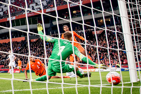 © GEPA/Pro Shots/Ronald Bonestroo Tormann Jeroen Zoet (Niederlande) kassiert ein Tor gegen Tschechien