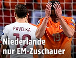 Niederlandes Robin van Persie schlägt die Hände vors Gesicht
