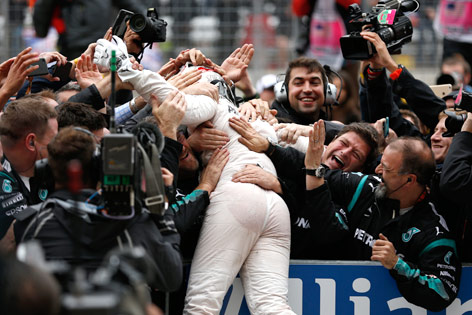 © AP/John Locher Lewis Hamilton