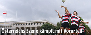 Österreichisches Rugbyteam auf dem Wiener Heldenplatz