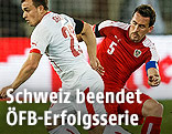 Xherdan Shaqiri (SUI) und Christian Fuchs (AUT)