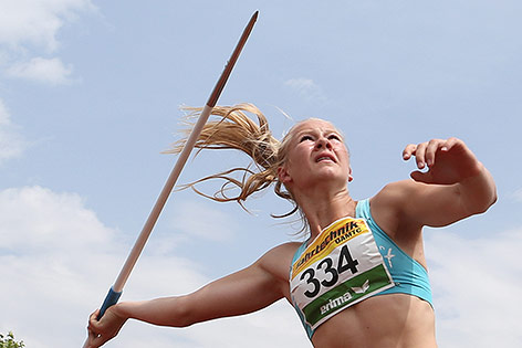 Sarah Lagger beim Speerwurf