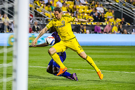 © Cal Sport Media via AP Images Emanuel Pogatetz