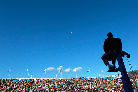 © Reuters/Stefan Wermuth Silhouette eines Tennis-Schiedsrichters