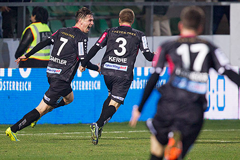 Jubel von Rene Gartler und Manuel Kerhe (LASK)