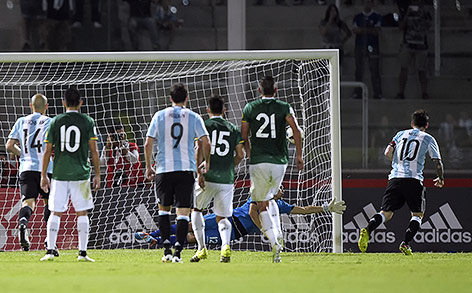 © APA/AFP/Eitan Abramovich Verwerteter Elfer von Lionel Messi (ARG)