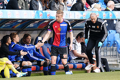 ÖFB-Legionär Marc Janko (Basel) muss verletzt vom Feld gehen