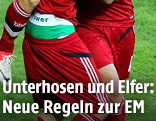 Farbige Unterwäsche eines Nationalspielers während eines FIFA-Turniers