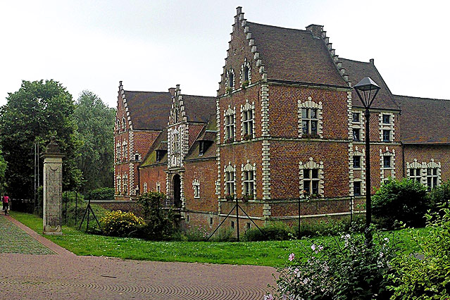 © Velvet unter cc by-sa 3.0 Schloss Flers in Villeneuve-d'Ascq
