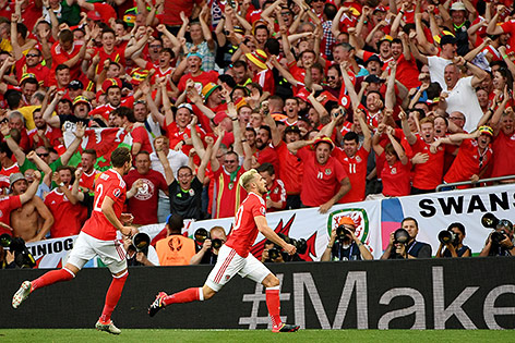 © APA/AFP/Pascal Guyot Aaron Ramsey (Wales) jubelt