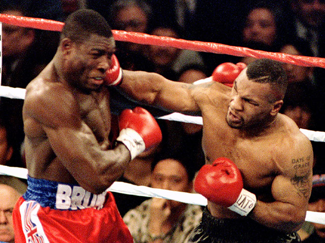 © Reuters Mike Tyson gegen Frank Bruno