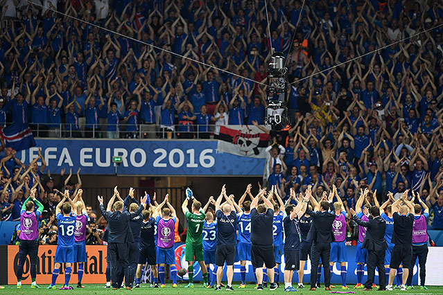 © APA/AFP/Paul Ellis Isländische Spieler jubeln