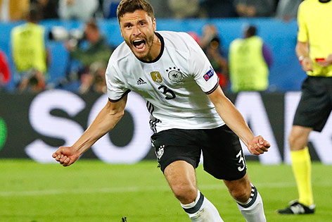 © Reuters/Christian Hartmann Jubel von Jonas Hector (Deutschland)
