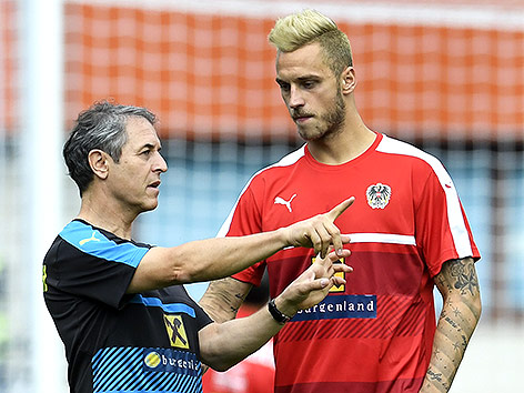 Teamchef Marcel Koller mit Marko Arnautovic (AUT)