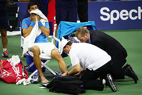 Novak Djokovic wird behandelt
