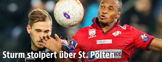 Lukas Spendlhofer (Sturm) und Alhassane Keita (St. Poelten)