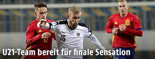 Denis Suarez (ESP) und Konrad Laimer (AUT)