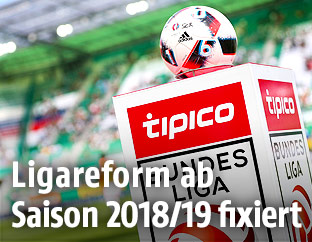 Spielball der Bundesliga in einem Stadion