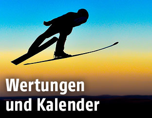 Silhouette eines Skispringers