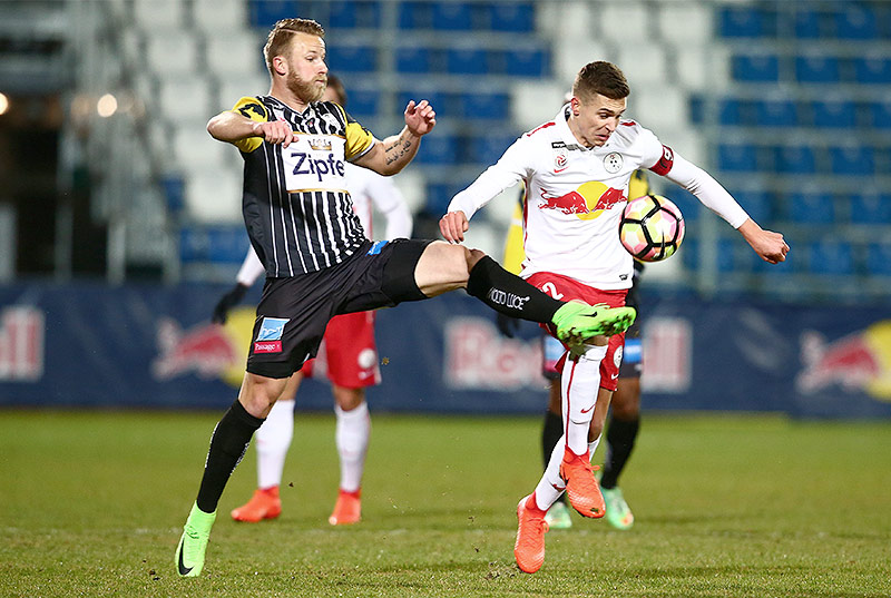 Alexander Riemann (LASK) und Sandro Ingolitsch (Liefering).