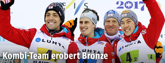 Jubel von Philipp Orter, Paul Gerstgraser, Bernhard Gruber und Mario Seidl