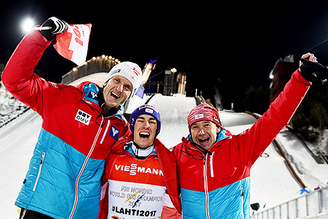 © GEPA/Florian Ertl Heinz Kuttin (ÖSV), Stefan Kraft (AUT) und Ernst Vettori (ÖSV)