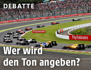 Formel-1-Autos nach dem Start