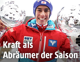 Stefan Kraft mit der gro&szlig;en Kristallkugel
