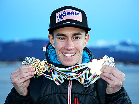 © GEPA/Harald Steiner Stefan Kraf mit Medaillen