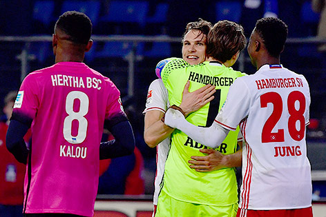 HSV-Spieler jubeln