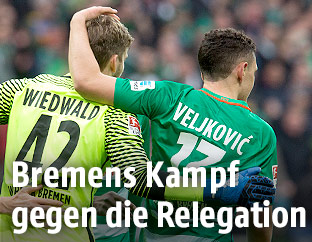 Felix Wiedwald und Milos Veljkovic