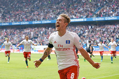 © AP/dpa/Christian Charisius Lewis Holtby (HSV)