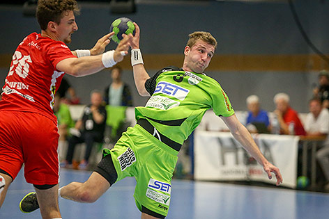 © GEPA/Mario Kneisl Jakob Jochmann (West Wien) und Lukas Herburger (Hard)
