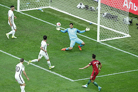 © APA/AP/Dmitri Lovetsky Drittes Tor von Andre Silva für Portugal
