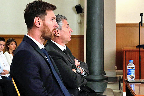 Lionel Messi und sein Vater Jorge Horacio Messi vor Gericht