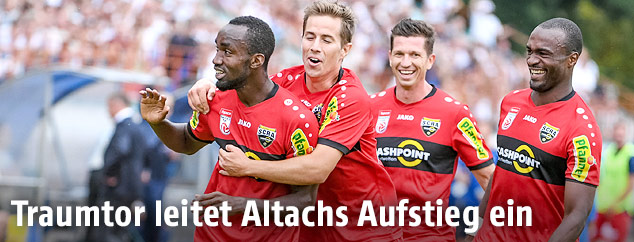 Louis Clement Ngwat Mahop, Stefan Nutz, Andreas Lienhart und Louis Clement Ngwat Mahop (Altach)
